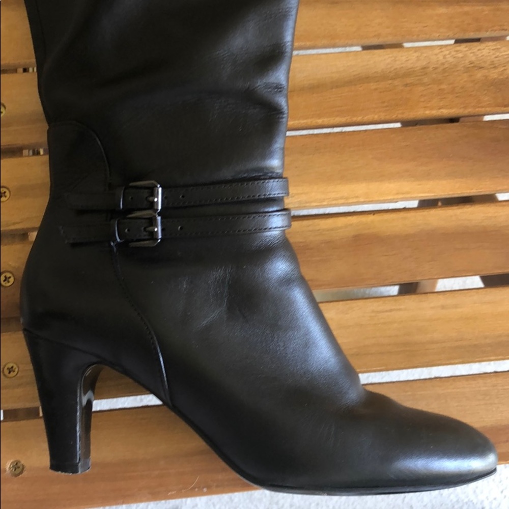 Boots 👢 - Picture 5 of 5
